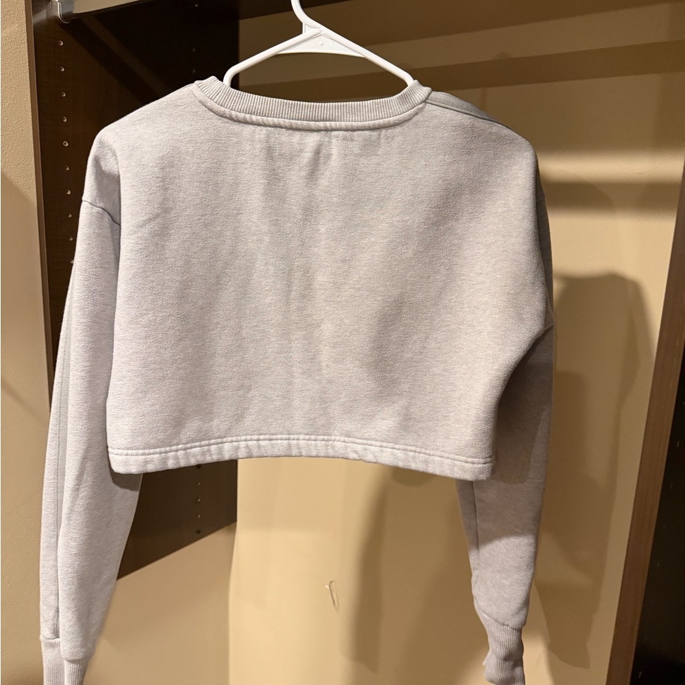 Gymshark Light Gray Sweatshirt - Picture 4 of 4
